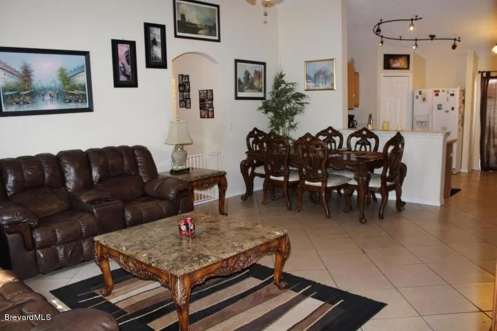 Photo of 6481 La Brea Avenue