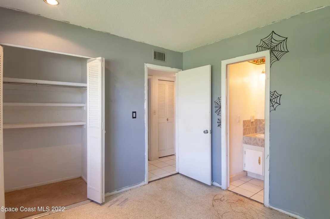 Photo of 722 Bianca Drive NE