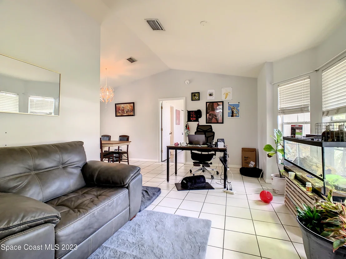 Photo of 6440 Aberfoyle Avenue