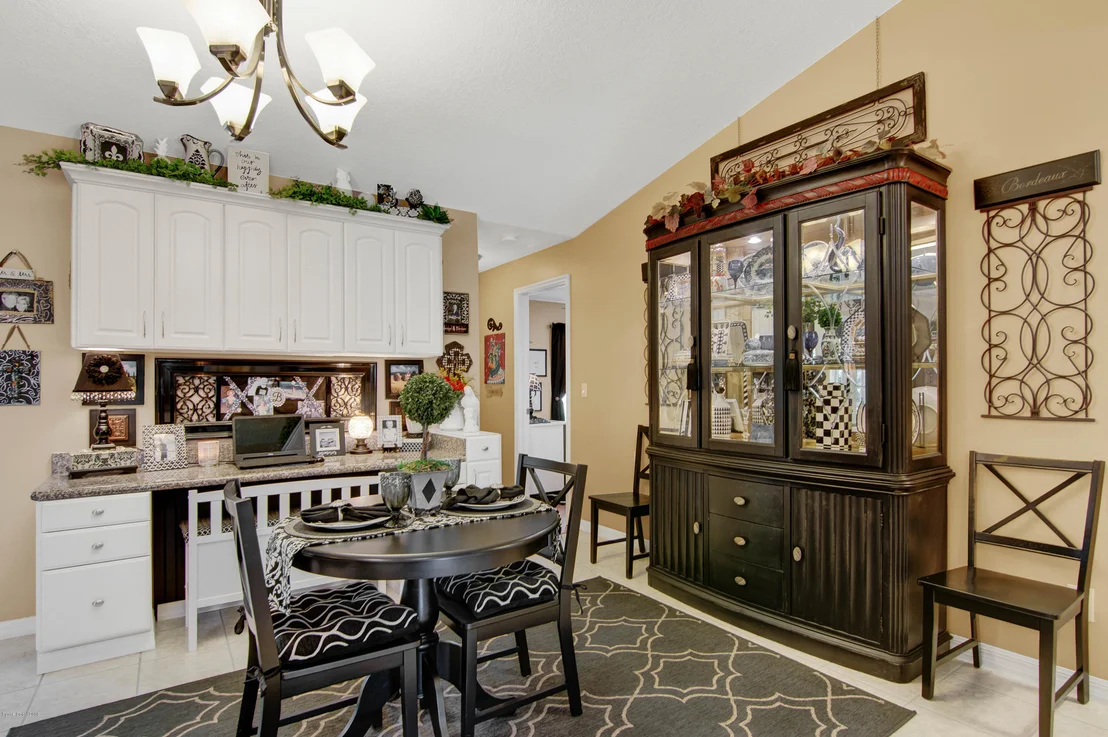 Photo of 6042 Newbury Circle