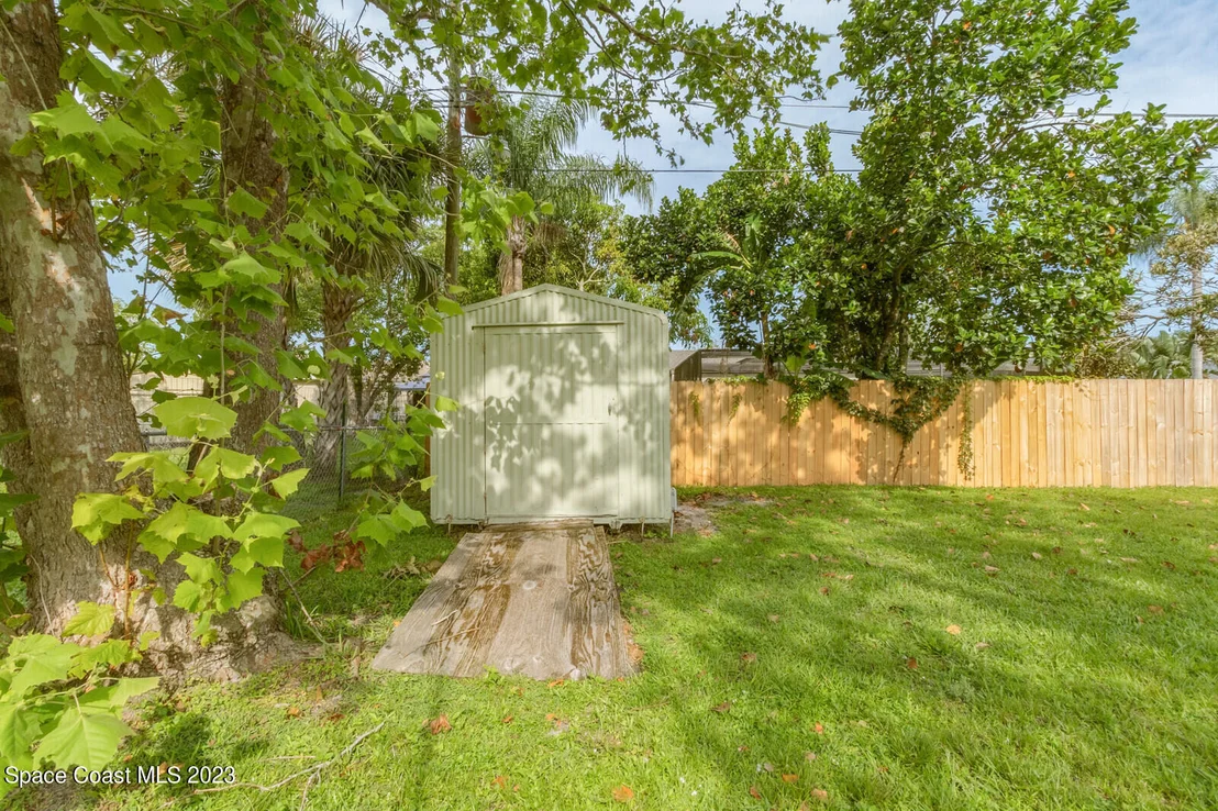 Photo of 736 Brevity Avenue NE