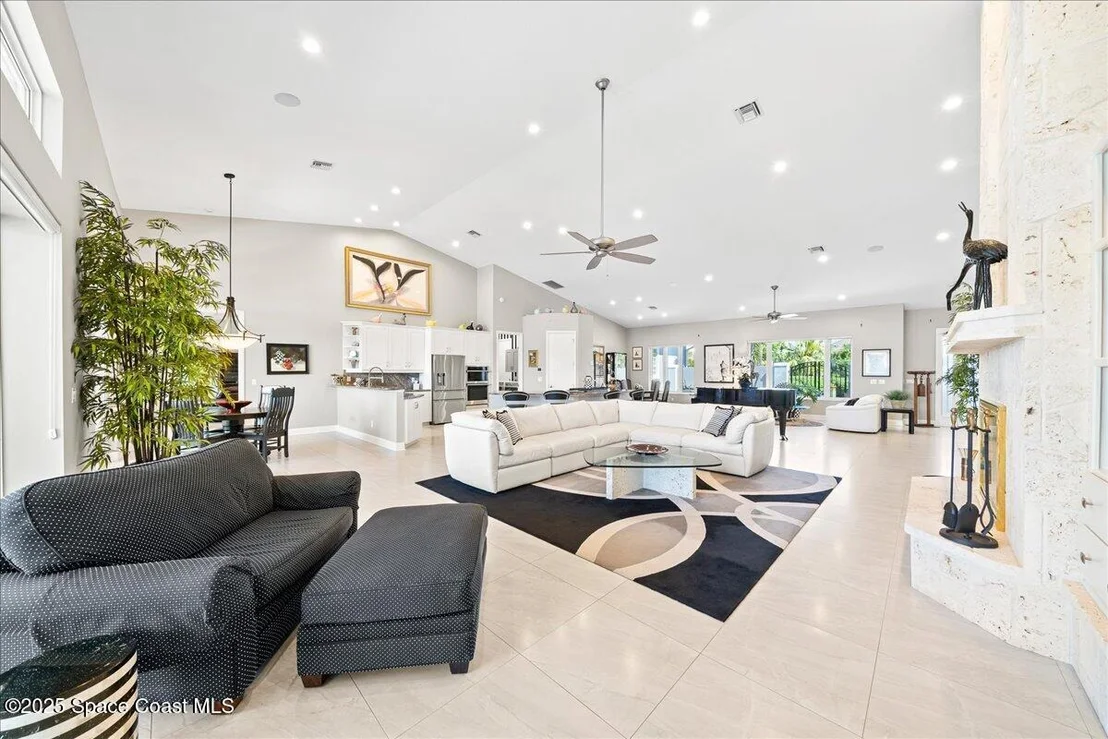 Photo of 110 W Bay Drive