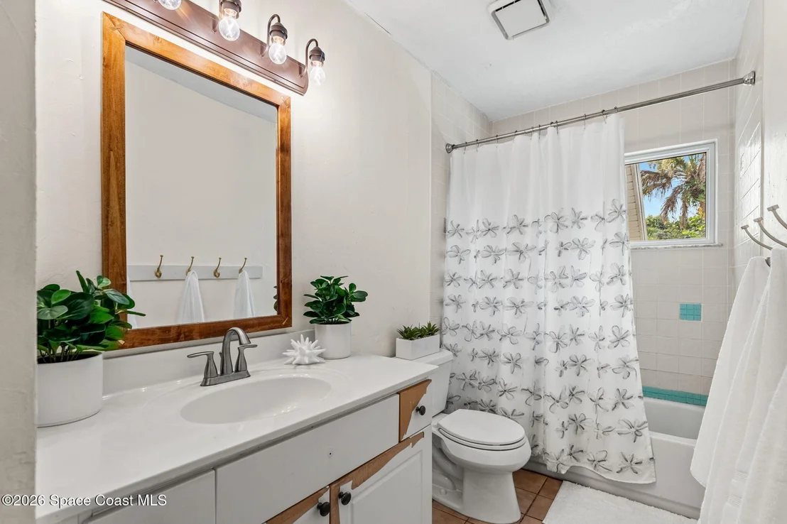 Photo of 220 Cardinal Drive