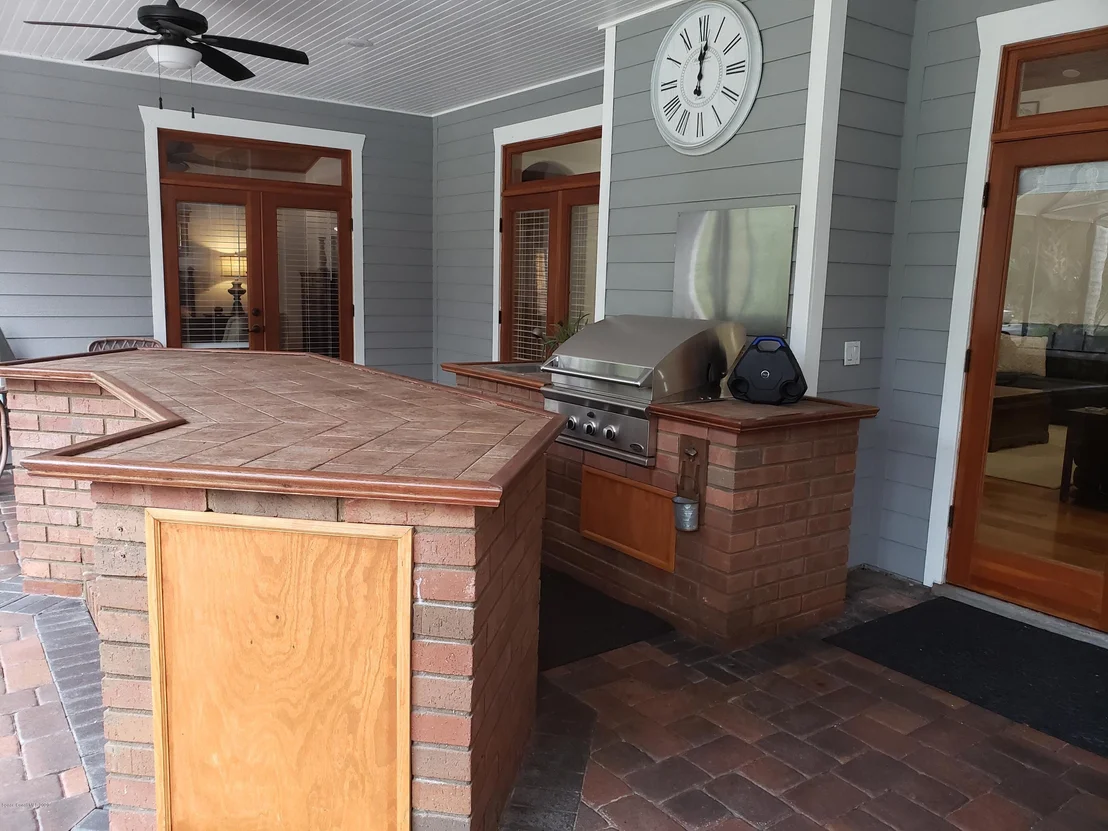 Photo of 555 Hale Road