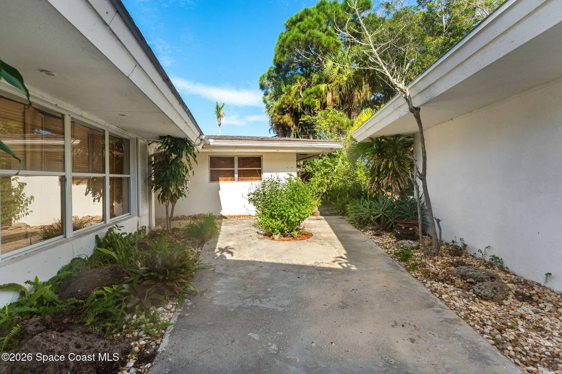 Photo of 317 Cocoa Avenue