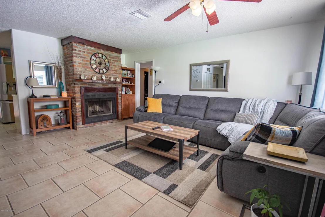 Photo of 5950 Edison Street