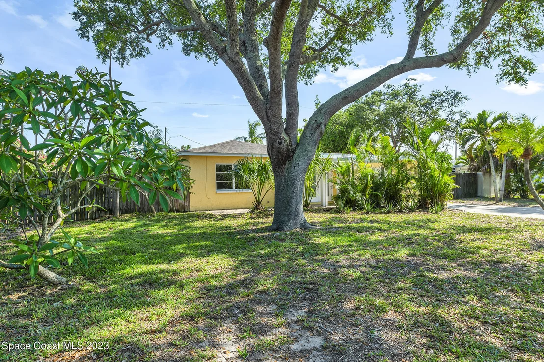 Photo of 325 Cinnamon Drive
