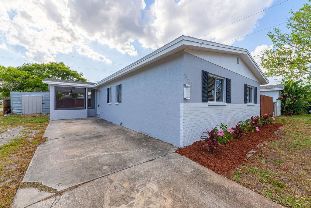 Photo of 654 Teak Drive