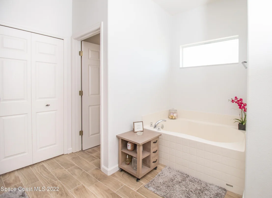 Photo of 6345 Ainsworth Road