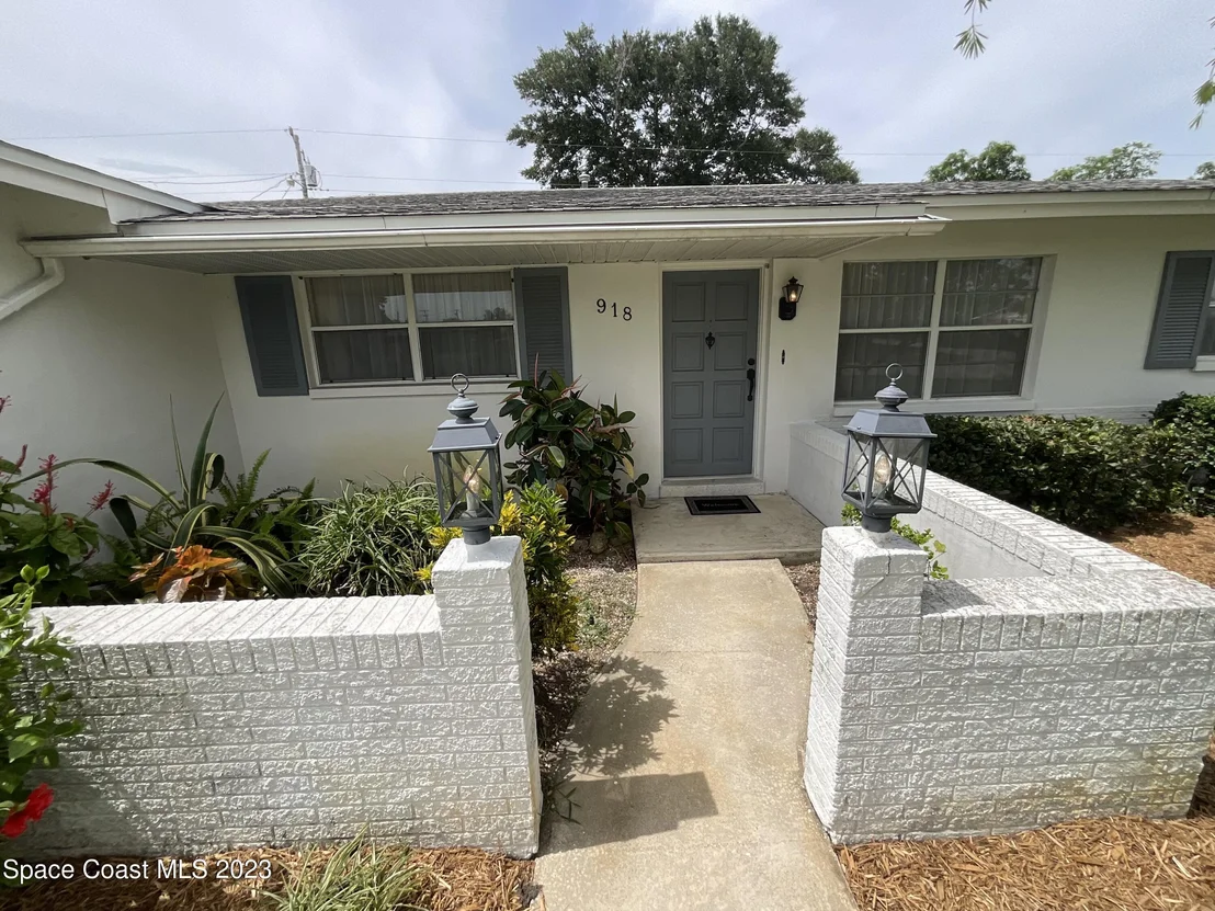 Photo of 918 Kings Post Road