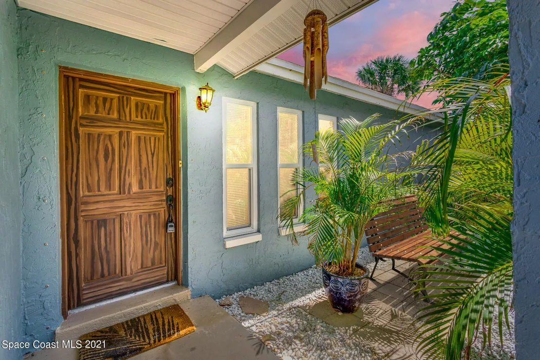 Photo of 2148 Reef Avenue