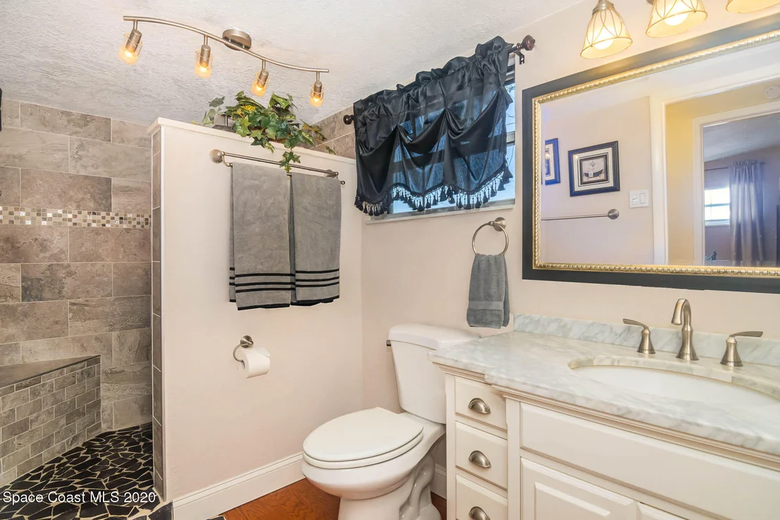 Photo of 309 Live Oak Lane