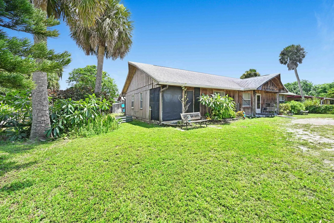 Photo of 113 Hibiscus Street