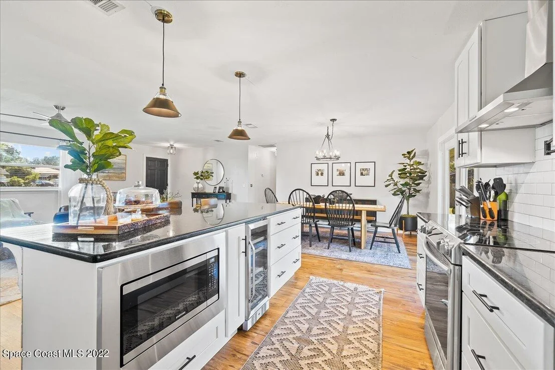 Photo of 3273 Fairview Drive