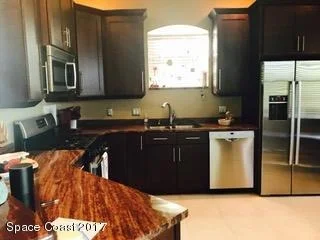 Photo of 890 Glen Abbey Way