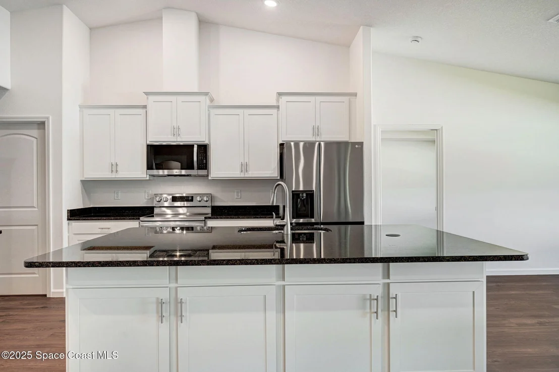 Photo of 1089 Savery Road