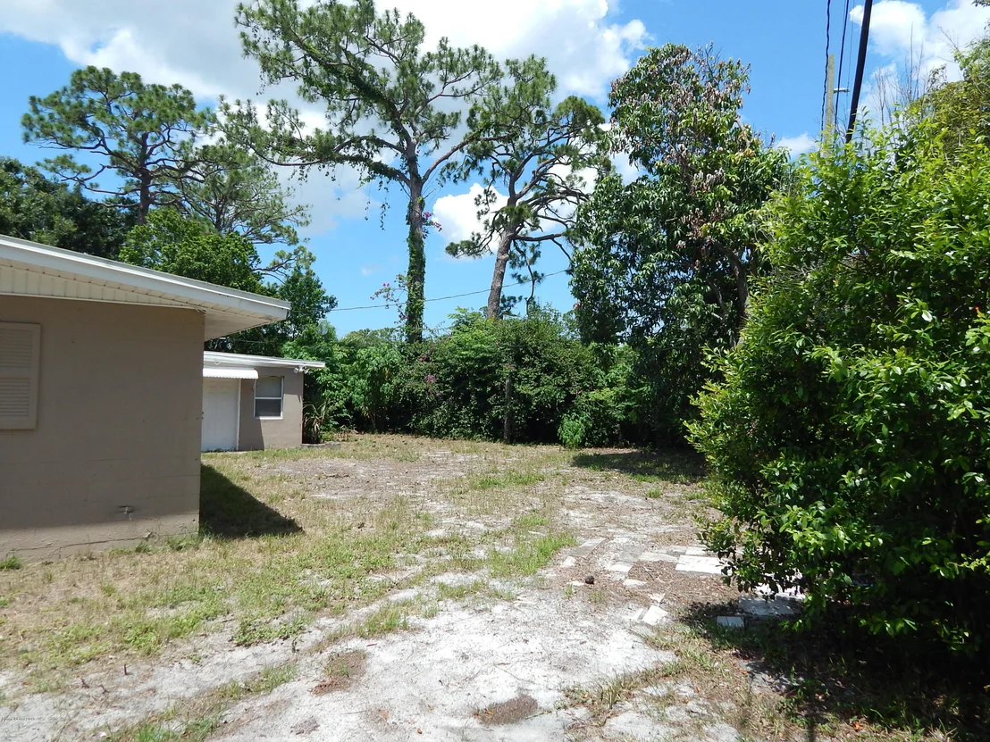 Photo of 1053 Myrtle Lane