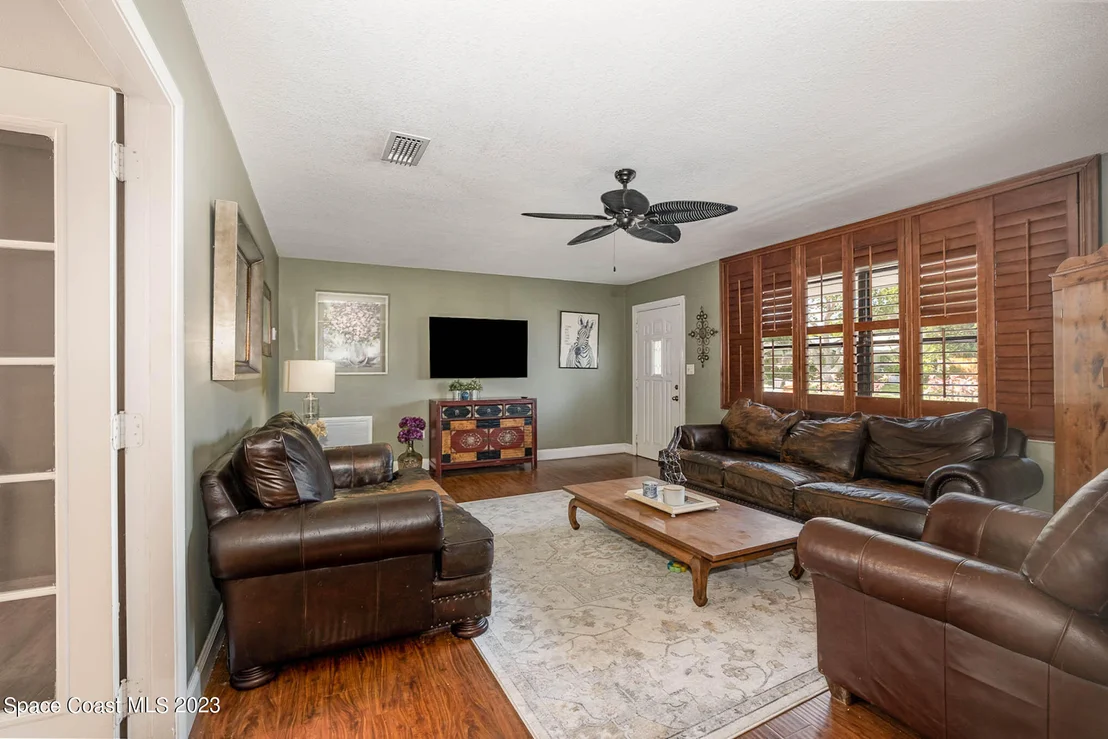Photo of 375 Cinnamon Drive