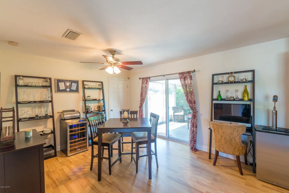 Photo of 385 Pine Boulevard