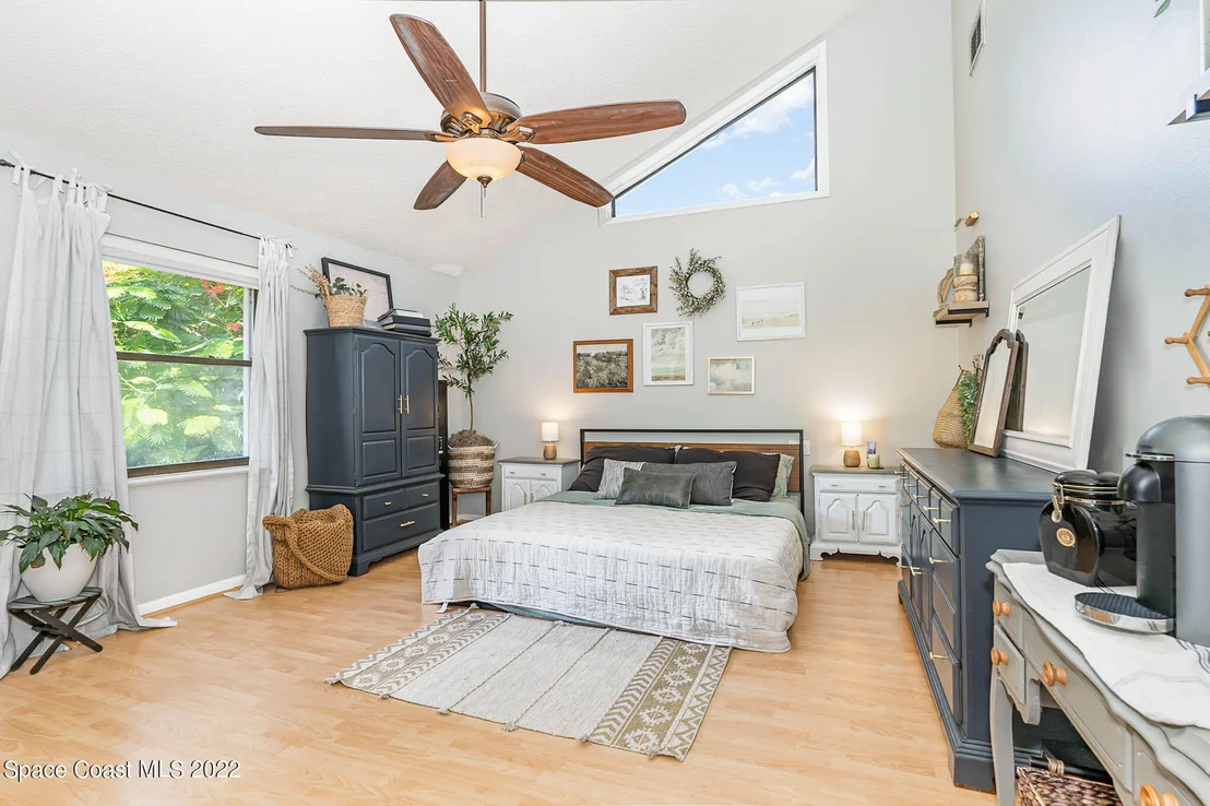 Photo of 142 11th (Eleventh) Avenue