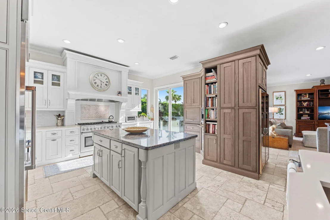 Photo of 339 Cocoa Avenue