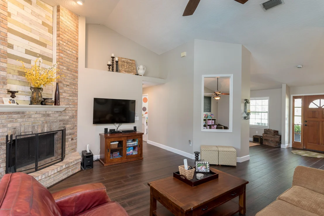 Photo of 4587 Canard Road