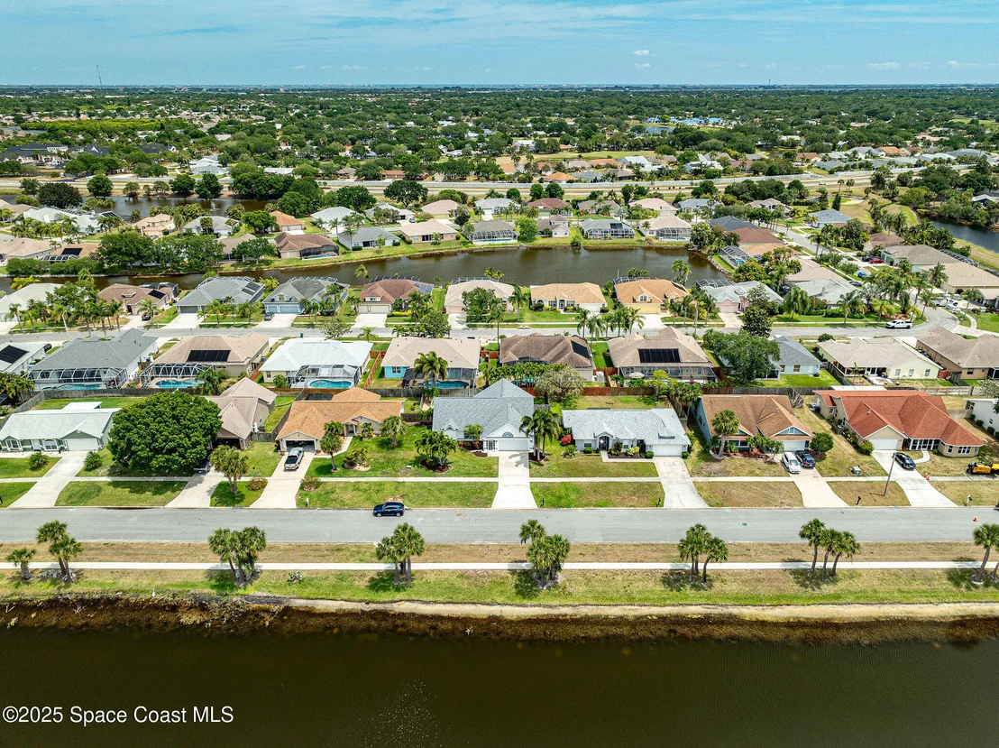 Photo of 1909 Crane Creek Boulevard