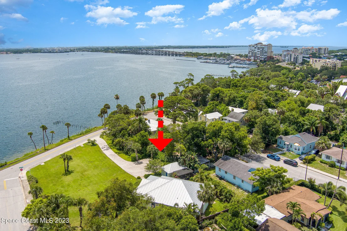 Photo of 413 N Indian River Drive
