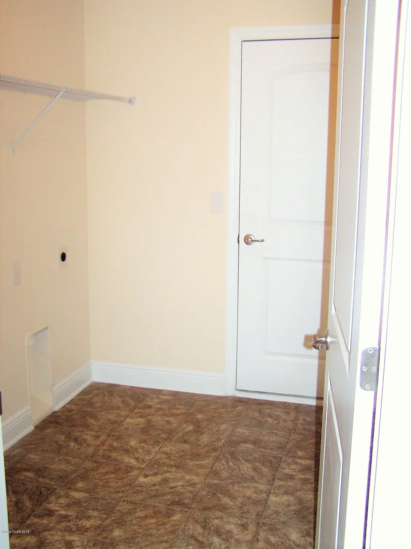 Photo of 1539 Summit Road SE
