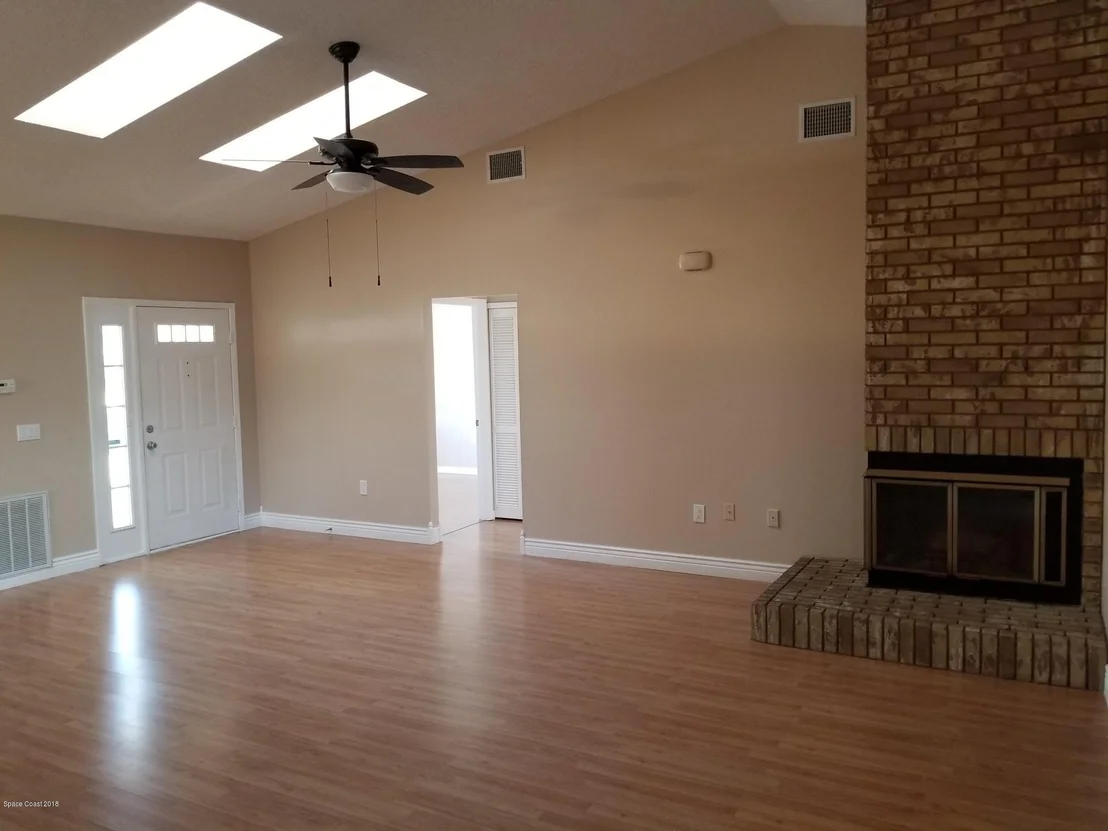 Photo of 1660 Clover Circle