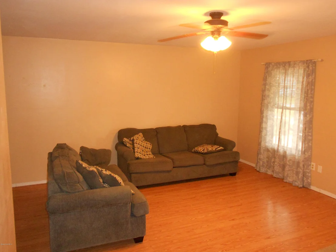Photo of 1222 Mariposa Drive NE