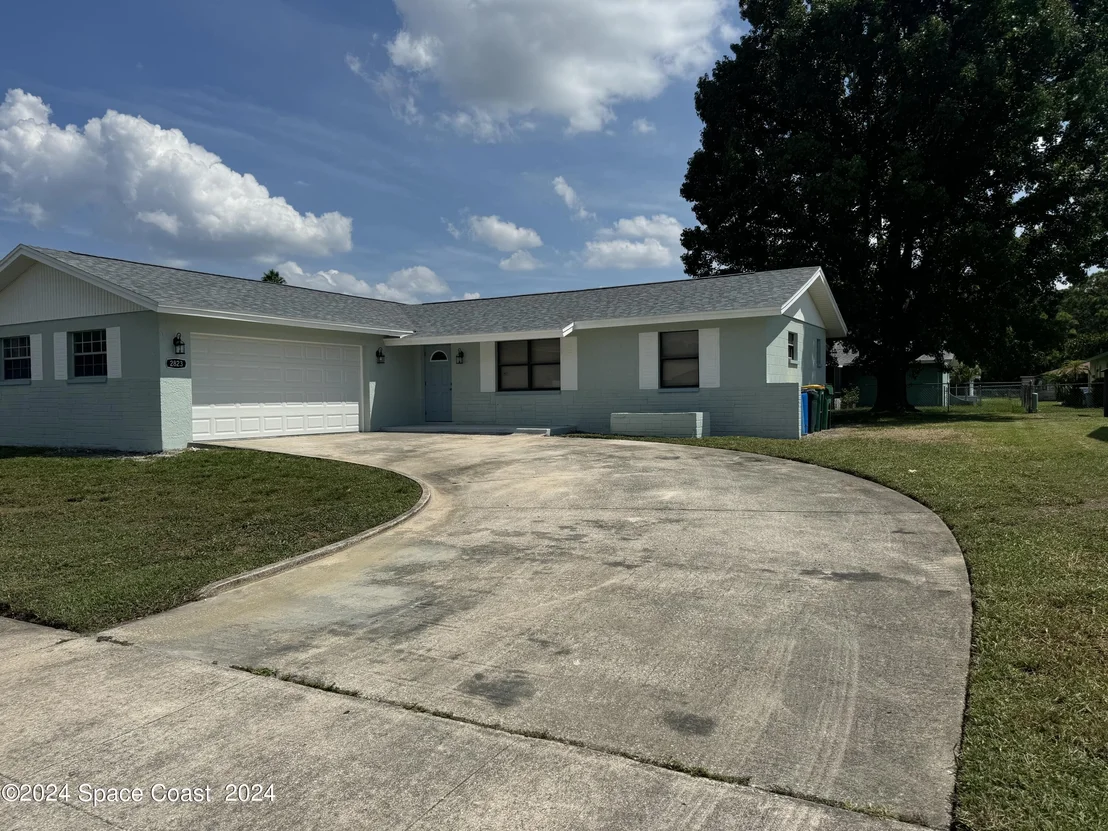 Photo of 2823 Corbusier Drive