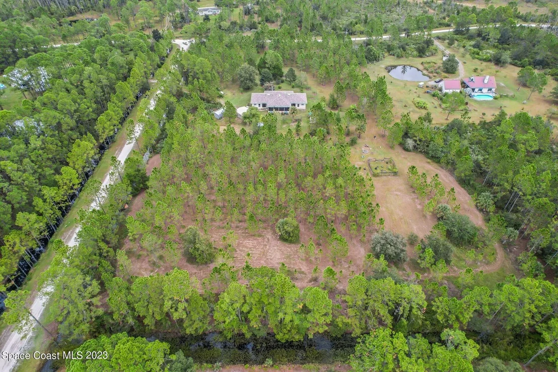 Photo of 1001 Shellcracker Road