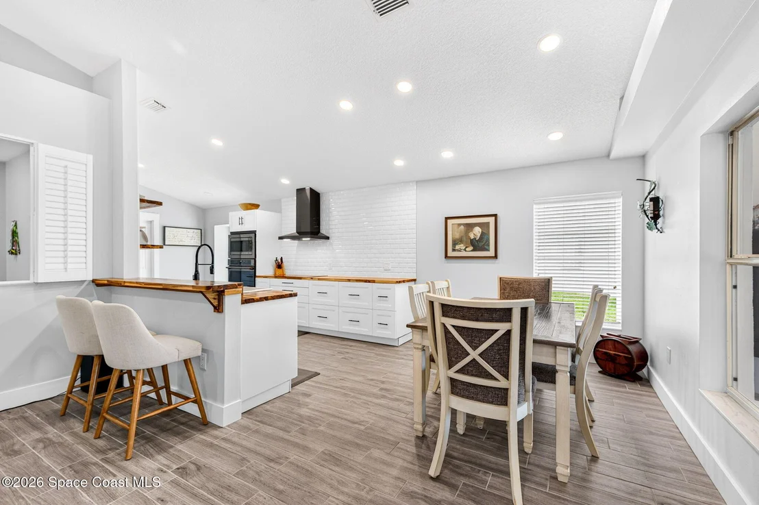 Photo of 2453 Addington Circle