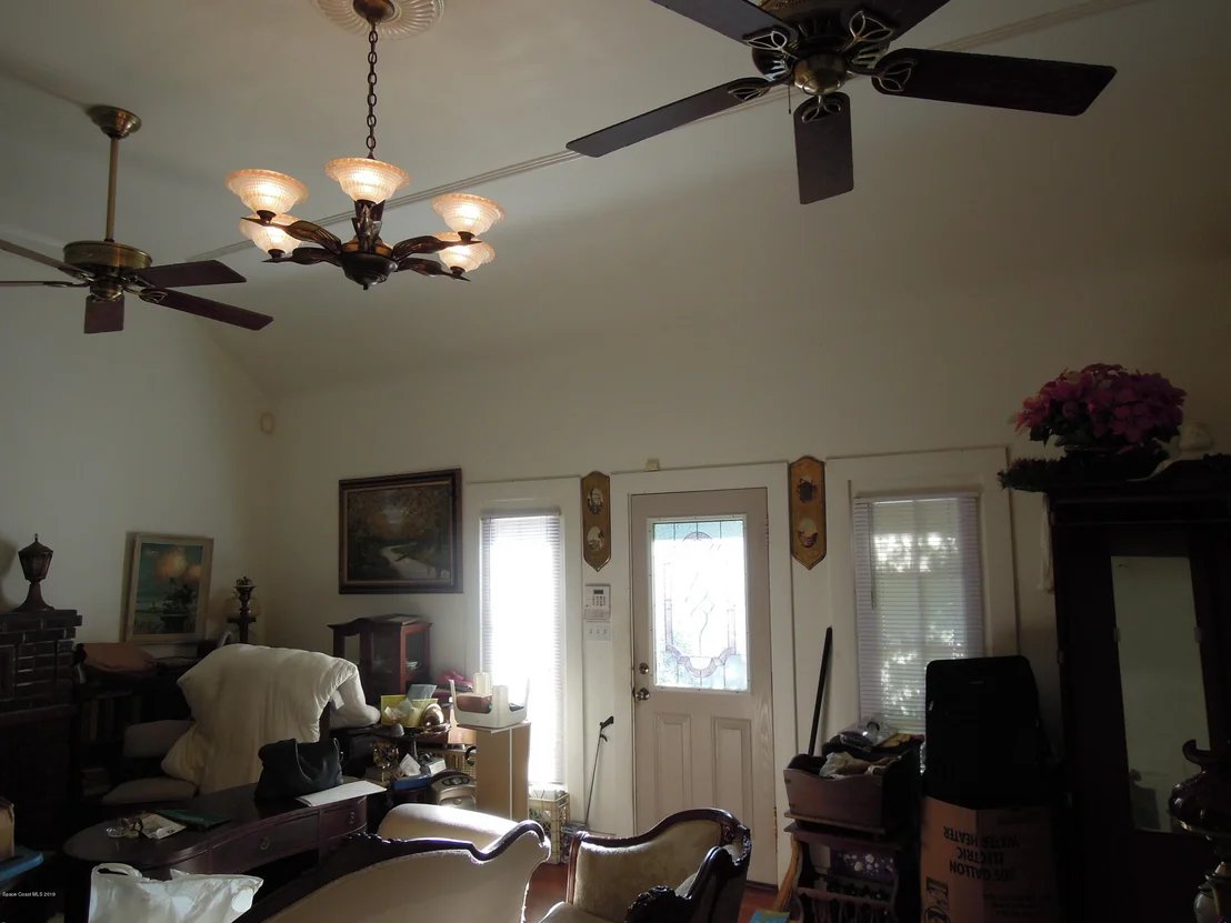 Photo of 1411 Pineapple Avenue