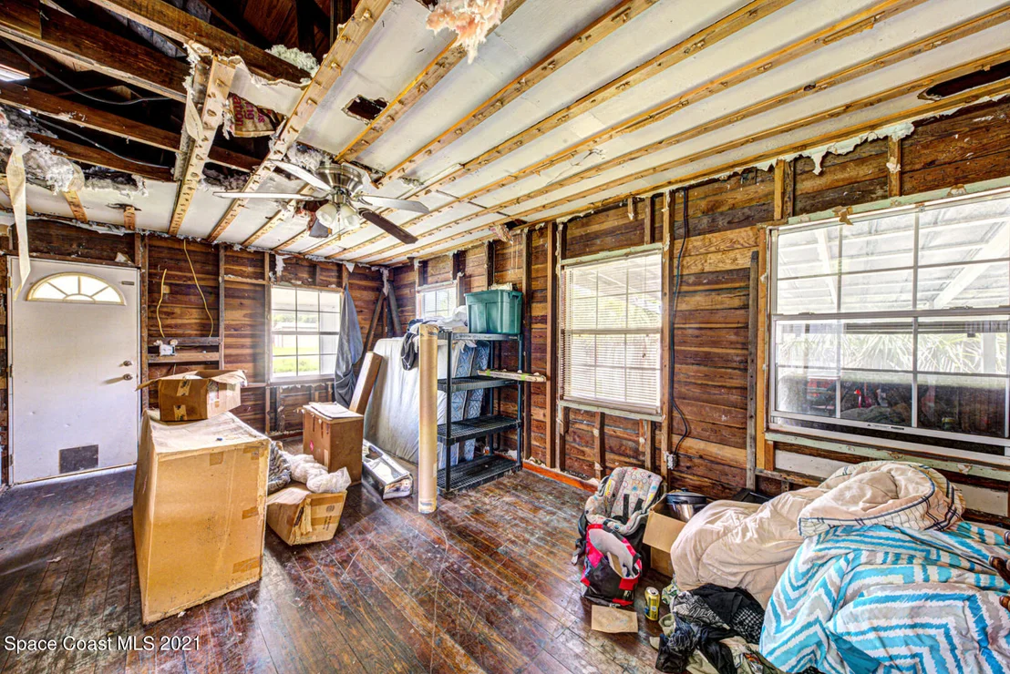Photo of 2337 Broadway Avenue