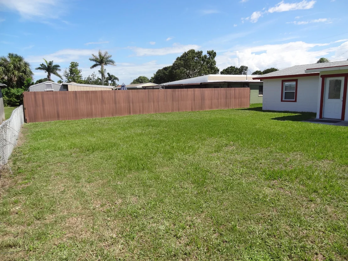 Photo of 829 Camellia Drive