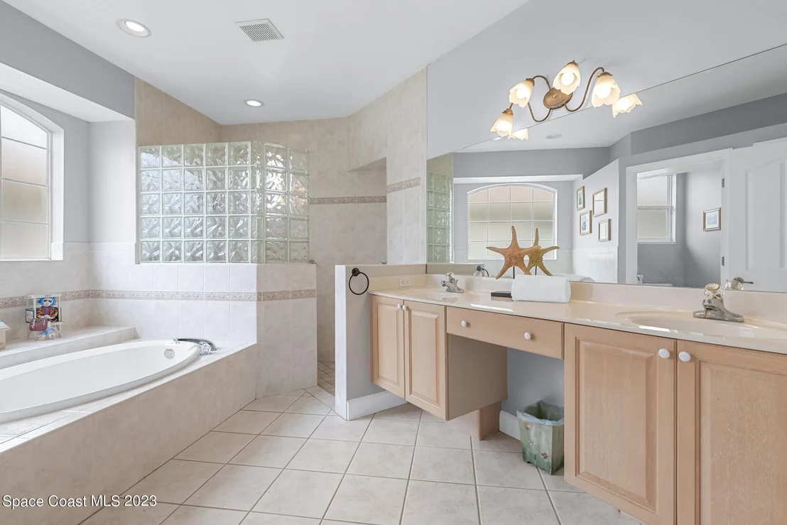 Photo of 4111 Las Cruces Way