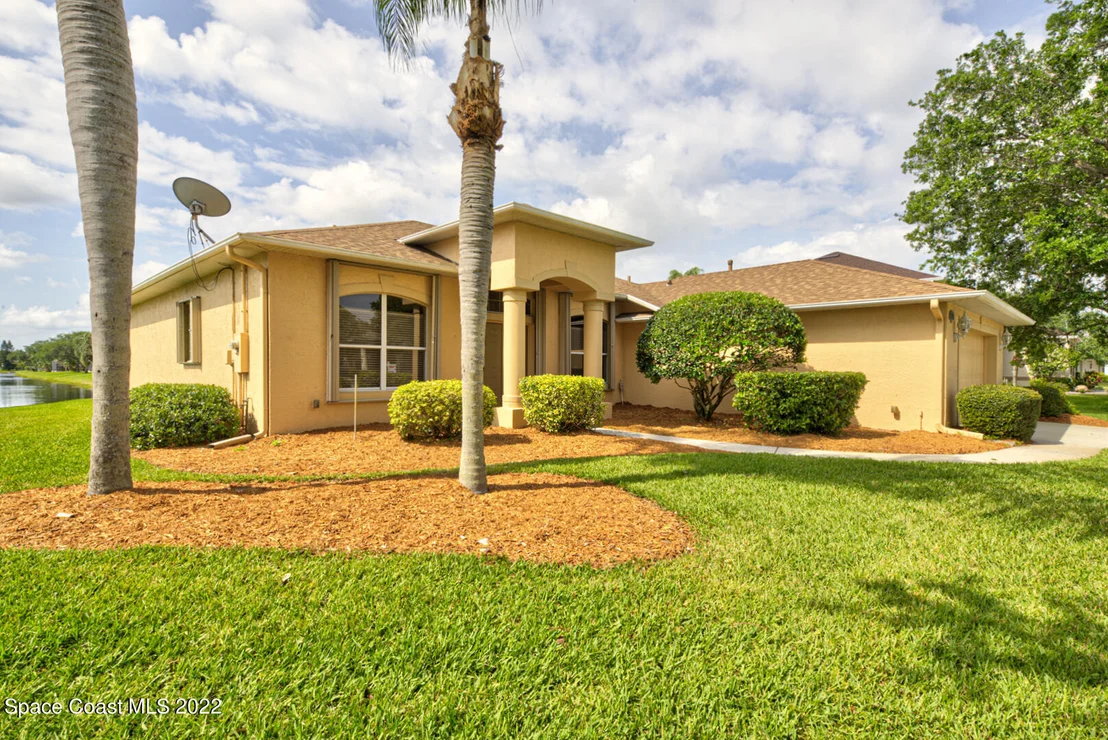 Photo of 5948 Newbury Circle
