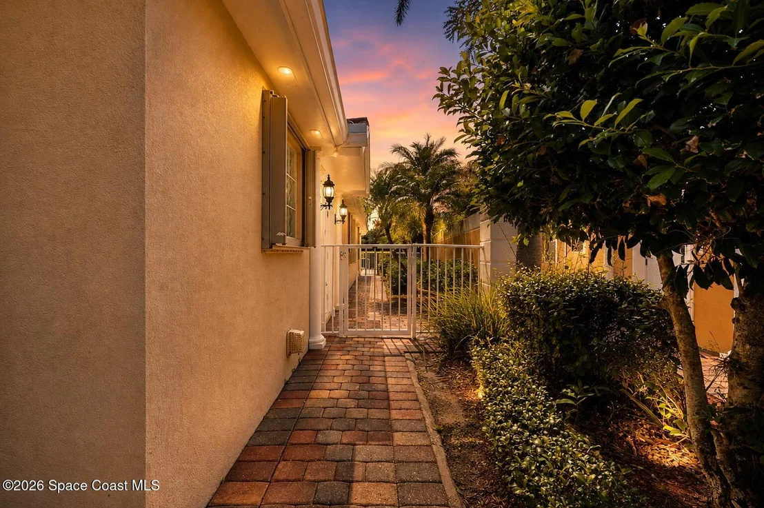 Photo of 3405 Hyperion Way SE