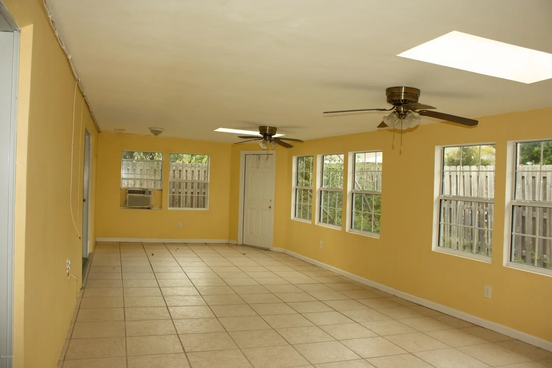 Photo of 400 Bahama Drive