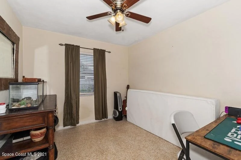 Photo of 805 Canada Street NE