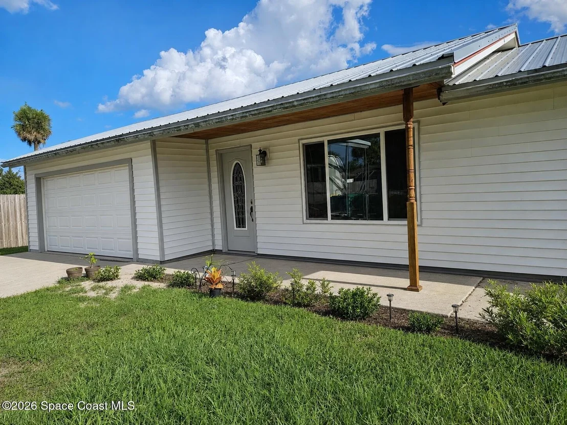 Photo of 1027 Albin Street