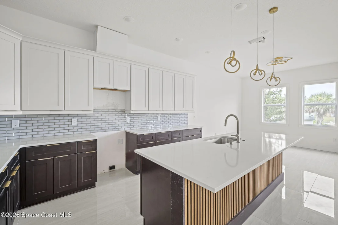 Photo of 1121 River Drive NE