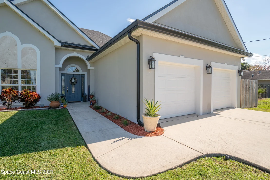 Photo of 6495 Bamboo Avenue