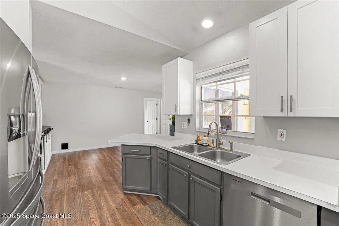 Photo of 6026 Apple Avenue