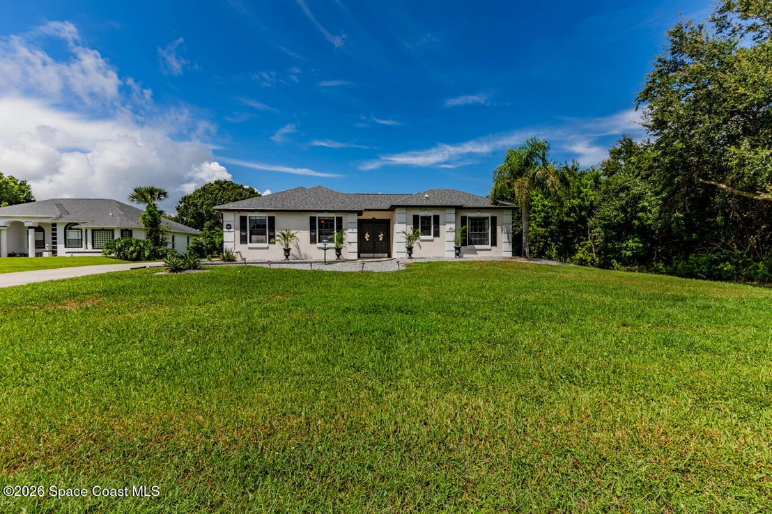 Photo of 4508 Canard Road