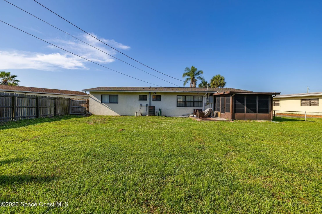 Photo of 932 Glenmore Circle