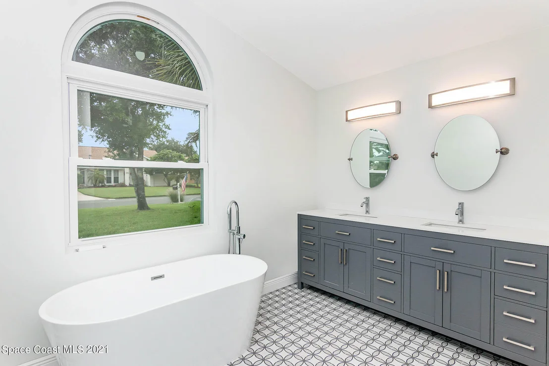 Photo of 933 Spanish Wells Drive