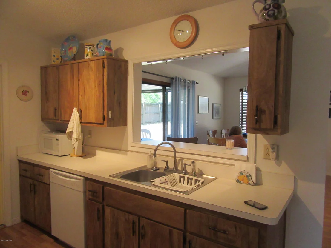 Photo of 6480 Hudson Road